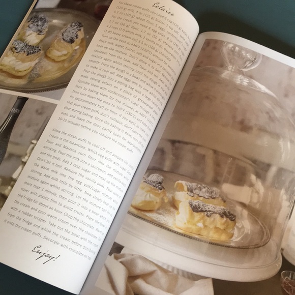 COPY - Jeanne d’ Arc Living 10th Anniversary Maga… - Picture 3 of 3